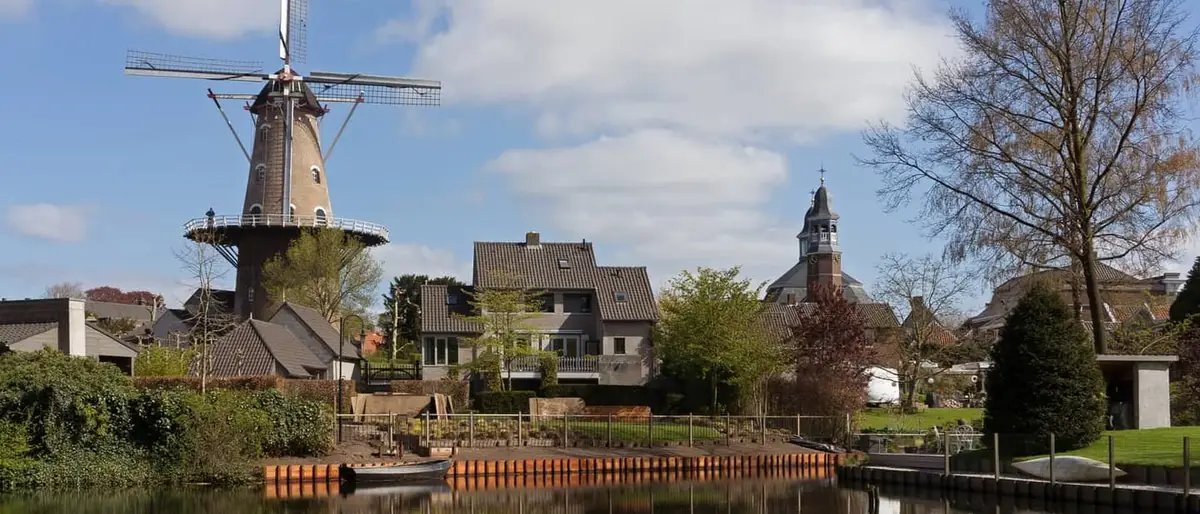 Een molen aan het water bij Oss