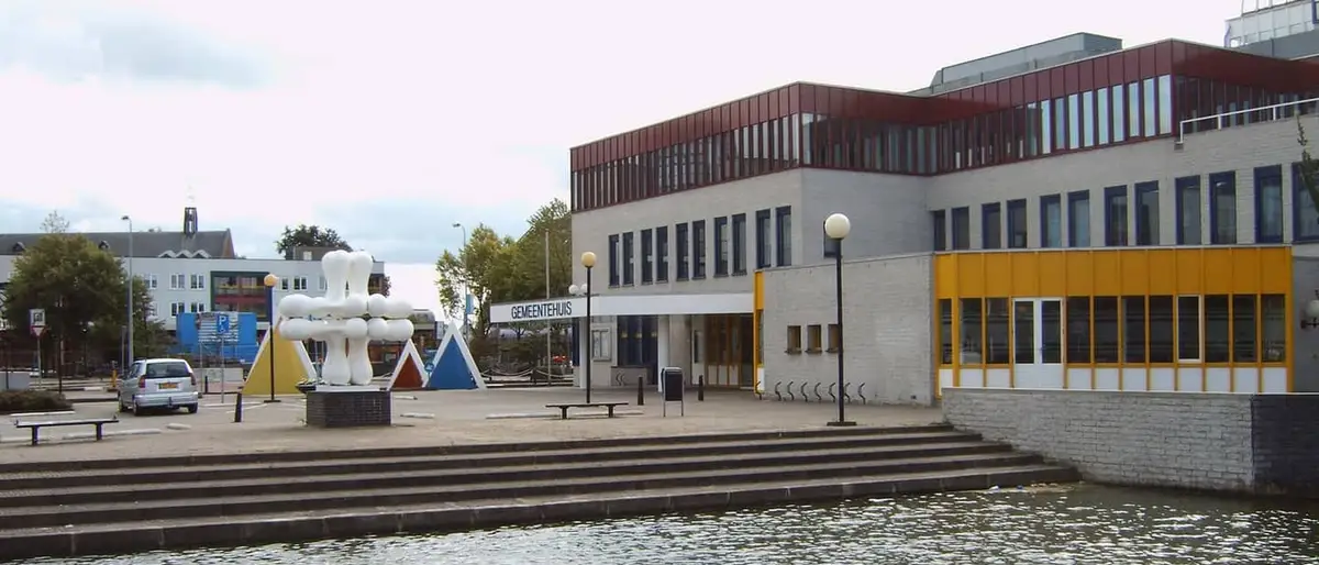 Water en gebouwen in het centrum van Uithoorn